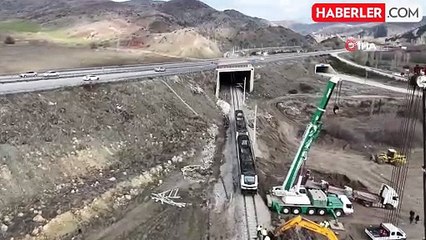 Devrilen tren kaza alanından kaldırıldı: Demir yolu hattı 35 saat sonra ulaşıma açıldı