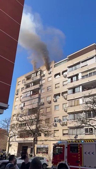 Tres afectados por humo en el incendio de una vivienda en Alcalá de Henares