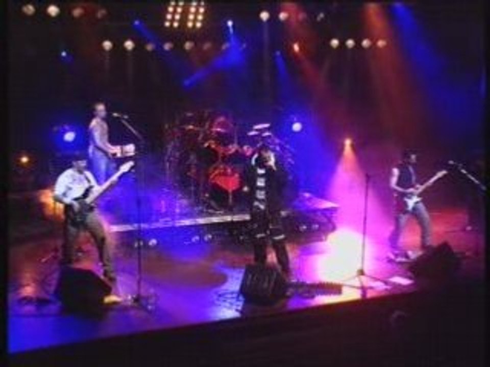 SAVANT DES RIMES ET PARKING PRIVE- ETRE HUMAIN (LIVE)