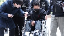 '성인방송 강요' 아내 극단 선택...전직 군인 휠체어 타고 영장 심사 / YTN