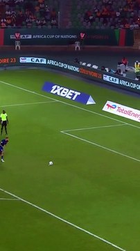 Ronwen Williams. Le #gardien qui évolue à #Mamelodi, en Afrique Du Sud, était en feu ce soir et réalise une CAN exceptionnelle ! 4 arrêts sur 5 tentatives pour ce portier sud-africain, qui fonce en demi-finale