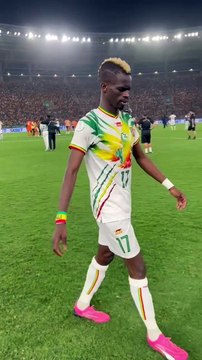 La #déception des #Maliens après leur élimination face aux #Ivoiriens La CAN2023 synonyme de la miraculée Côte d’Ivoire qui vient à bout du #Mali avec deux buts tardifs et qui accède au dernier carré