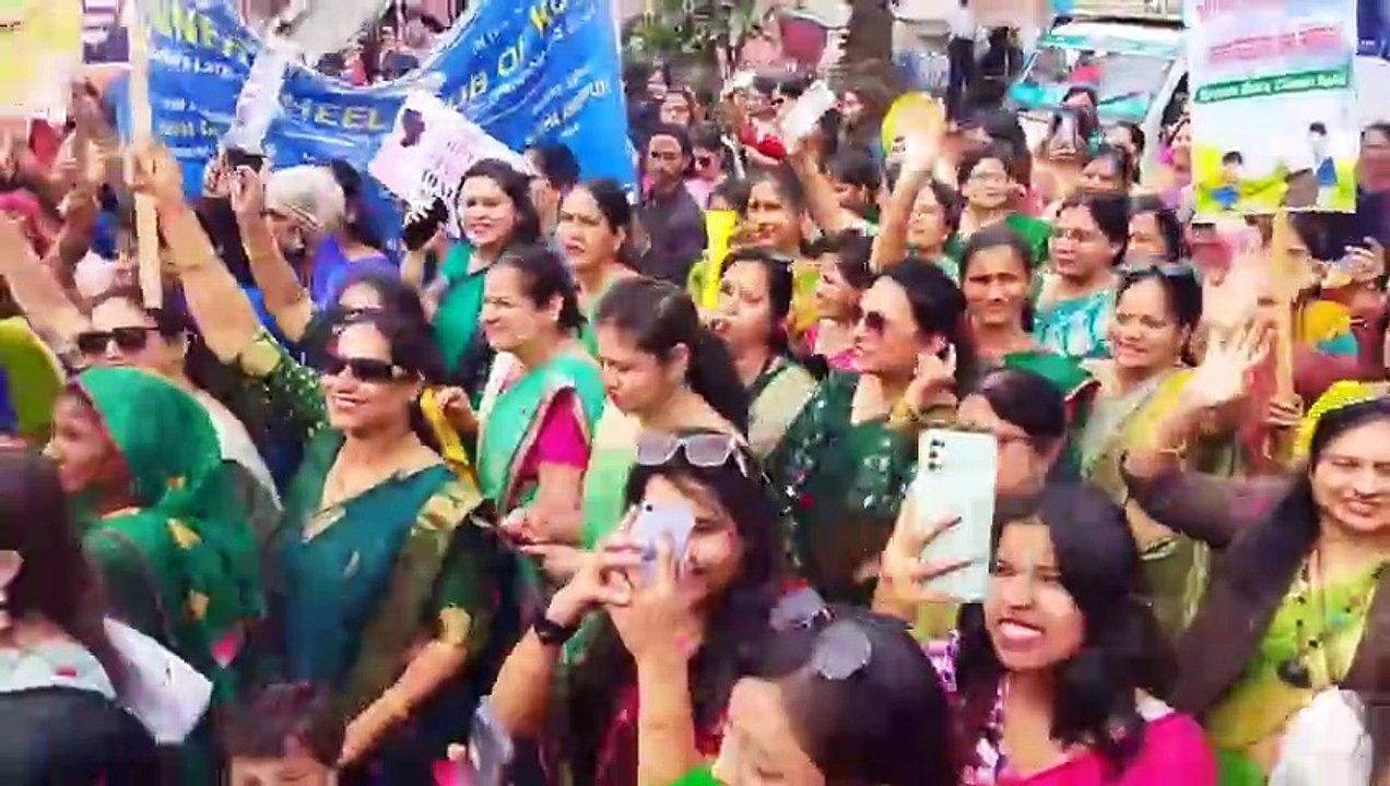 साड़ी वॉकथॉन में दिखा गजब का उत्साह, केन्द्रीय म...