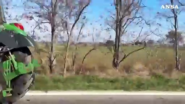 Protesta agricoltori a Tarquinia, corteo sulla via Aurelia