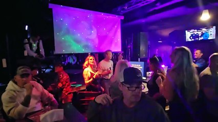 GUNS N ROSES _ SWEET CHIvLD OF MINE _PERFORMED AT _1707083515090