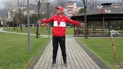 Japonya’da maraton koşmak için inşaatlarda çalışıyor