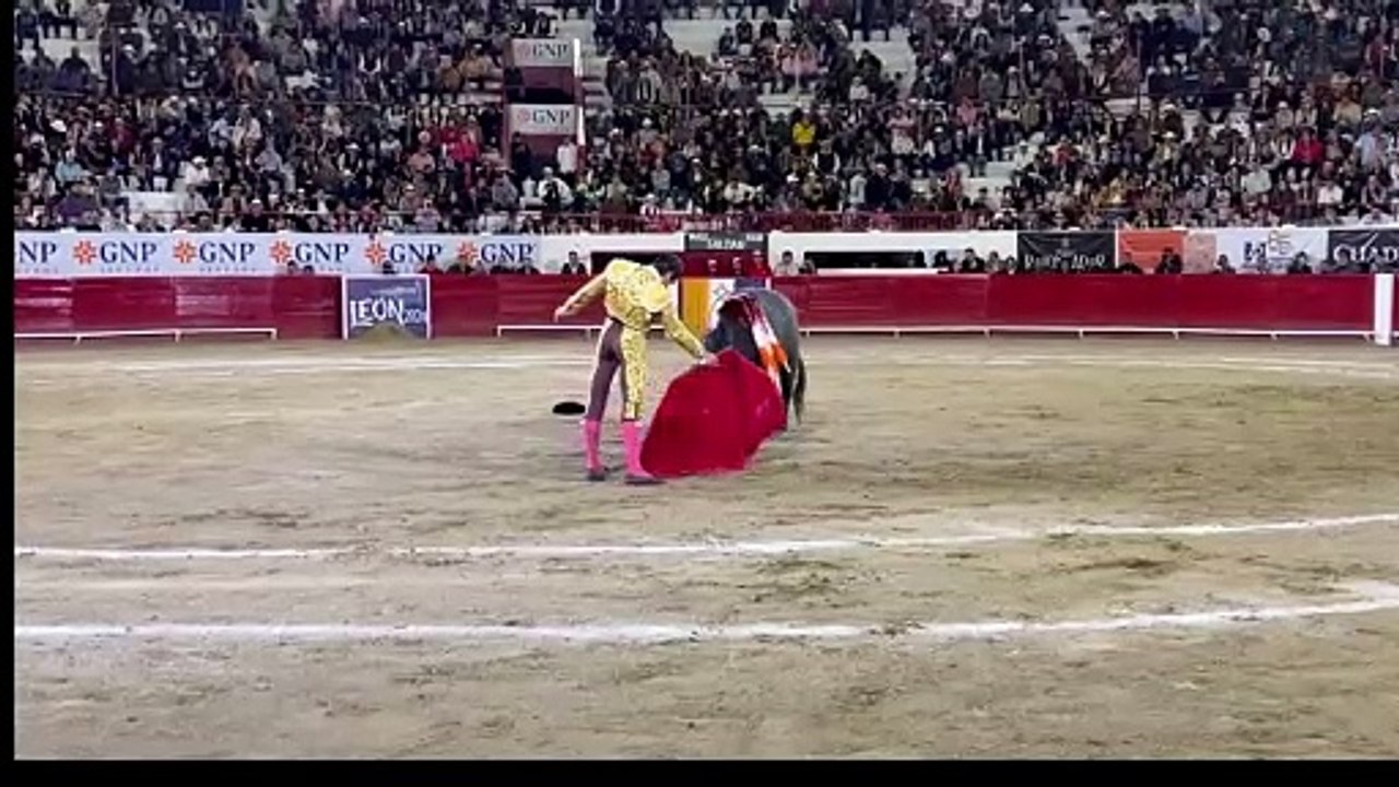 Volaron los sombreros para Juan Ortega