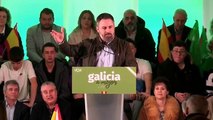 Abascal endurece su discurso contra el PP para entrar en Galicia: “Hay un gallego en la luna y es Feijóo“