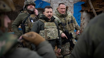 Las imágenes del 711º día de guerra dejan un ataque con una veintena de muertos en Lugansk