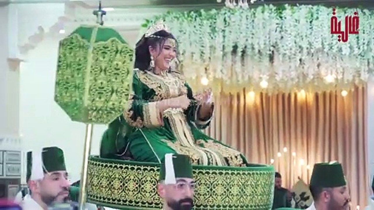 بإطلالة ملكية فوق العمارية   مريم أفلاطونة ترقص بالزغاريد