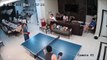 Le ping-pong est un sport dangereux, surtout pour les spectateurs