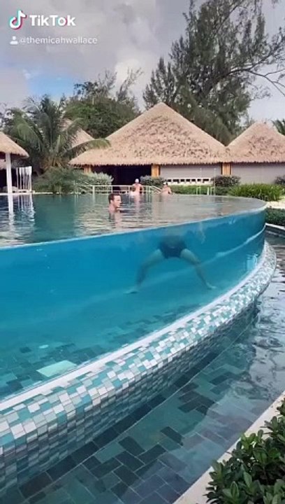 Cette piscine vous fait perdre la tête...  illusion d’optique géniale