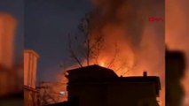 Tuzla`da 2 katlı binanın çatısı alev alev yandı