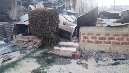 Escombros da casa da estilista e escritora Marta Rivera afetada por incêndio florestal no Chile