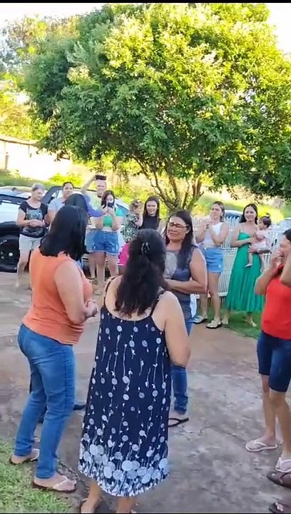 Moradora de Cafezal do Sul reencontra pai após 40 anos e conhece os irmãos