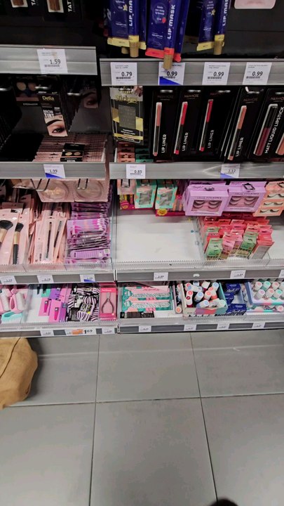 Je teste un masque à levres #essai #teste #magasinaction #baume #cosmetique #levres #action #baumealevres #masque #yuka