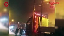 Tuzla'da yangın paniği: 2 katlı binanın çatı katı alev alev yandı!