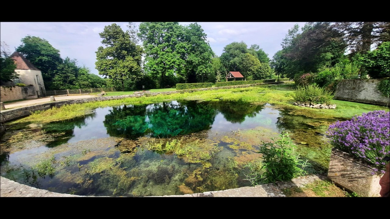 Le Long des Sentiers