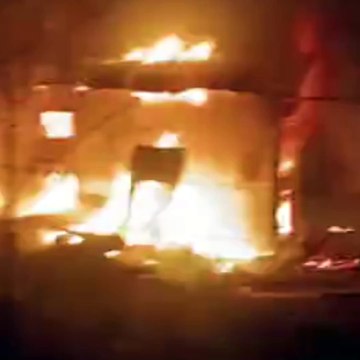 Açık unutulan lamba ahırda patladı! 63 küçükbaş hayvan öldü