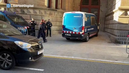 Download Video: Comienza el juicio de Dani Alves por presunta agresión sexual