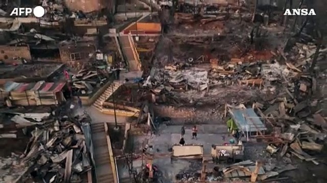 Cile devastato dagli incendi, almeno 112 le vittime