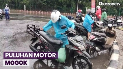 Jalan D.I Panjaitan Jatinegara Terendam Banjir 60 Cm, Puluhan Motor Mogok