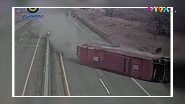 Rekaman CCTV Kecelakaan Maut Bus Satgas Hanura