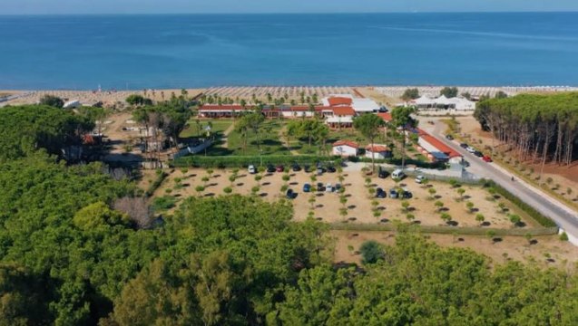 Capaccio Paestum, sequestrato un resort abusivo: dieci indagati