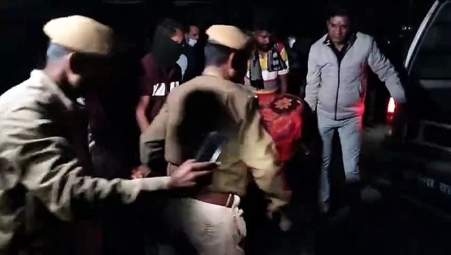 दो ट्रोलों की भिड़ंत में जिंदा जला चालक, दोनों वाहनों की केबिन में लगी भीषण आग