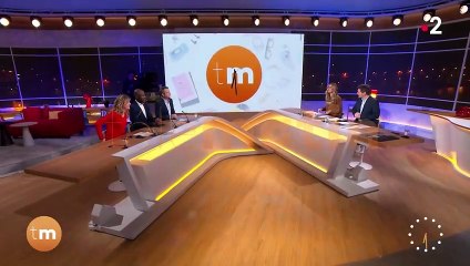 Thomas Sotto se dévoile moustachu en direct dans "Télématin". France 2