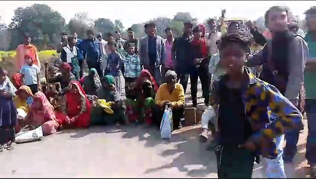 Police arrived to clear the jam, Naib Tehsildar and Junior Food Officer arrived to investigate.