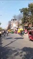 इंदौर में गैस टंकी के रिसाव से भड़की भीषण आग... बड़ा नुकसान, युवक भी झुलसा... देखें वीडियो
