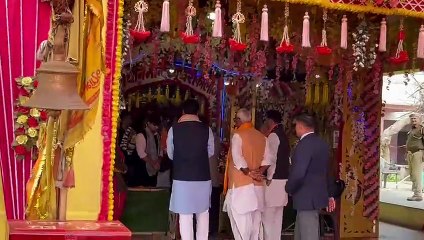 गिरिराजजी, कैला मैया और फिर देवताओं को लगाई धोक