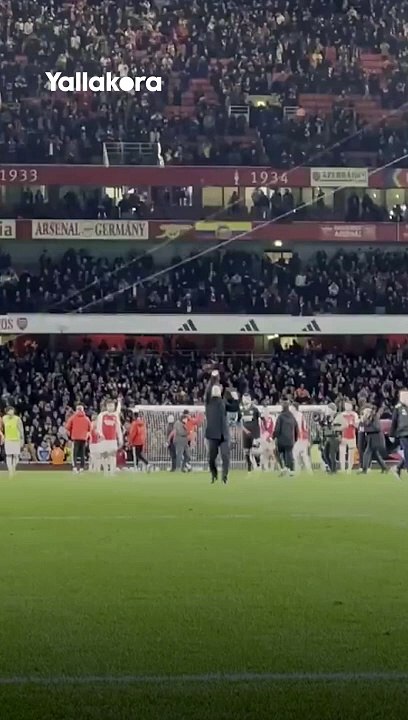 أرتيتا مدرب أرسنال يحتفل على طريقة كلوب بعد الفوز على ليفربول 