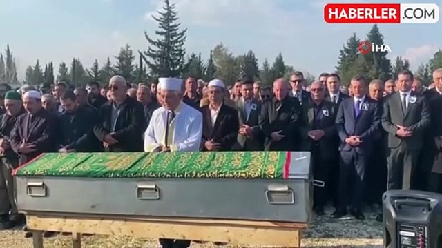CHP Osmaniye İl Başkanı Mehmet Orhun Döğüşcü, şehit cenazesinde kalp krizi geçirerek hayatını kaybetti