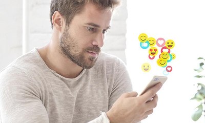 الاستخدام المفرط للهواتف الذكية يزيد خطر الإصابة باضطراب فرط الحركة لدى البالغين