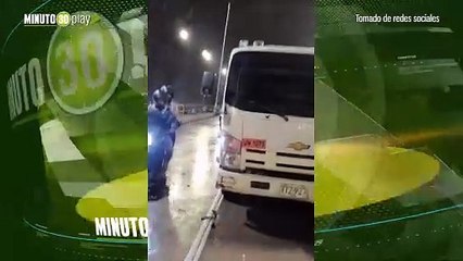 Derrame de aceite y choques en la vía Medellín-Bogotá