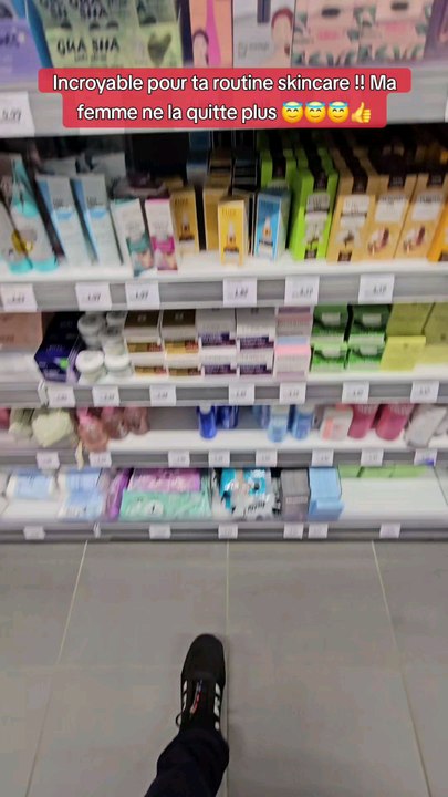 Je teste une brosse nettoyante 4 en 1 pour tes cremes et sérums #essai #teste #magasinaction #action #skincare #crème #cosmétiques #brossenettoyante #beauté