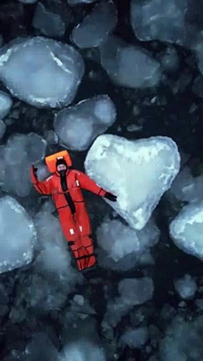 Synchronized Swimming in Icy Waters