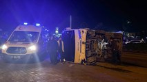 Çevik kuvvet midibüsü devrildi 11 polis yaralı