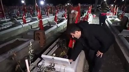 2-3 saat çocuğumun elini tutarak bekledim yani o şekilde. Ama bir daha da bırakamadık ki elini