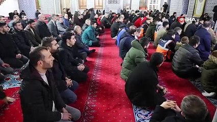 Depremde hayatını kaybedenler dualarla anıldı