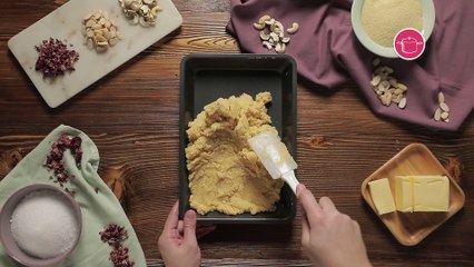 بالفيديو، خطوات عمل الهريسة