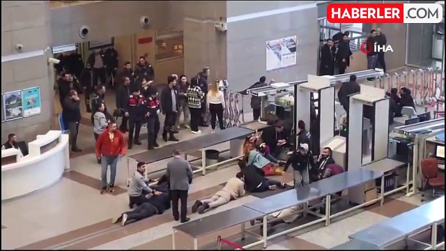 Çağlayan Adliyesi önünde silah sesleri! Olay yerine çok sayıda polis ekibi sevk edildi, adliyeye giriş çıkışlar kapatıldı