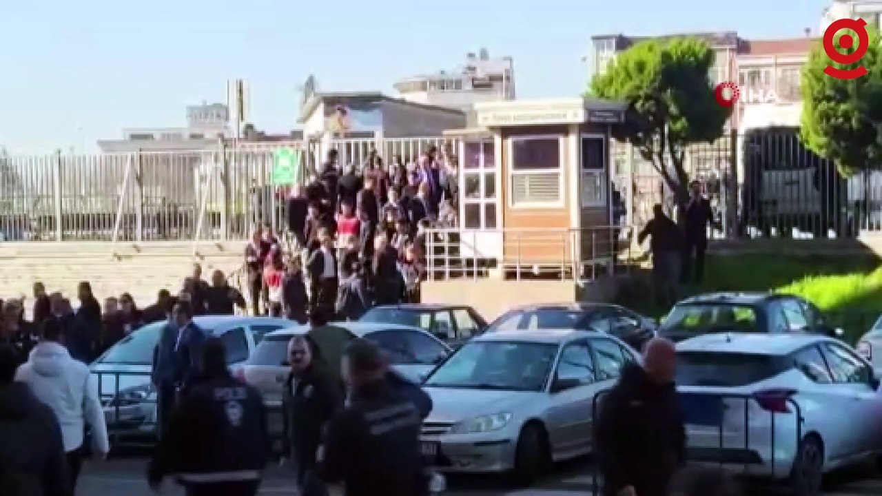 Çağlayan Adliyesi C Kapısı önünde silah sesleri yükseldi
