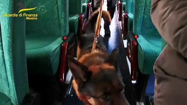 Messina, sbarcano con 5 chili di hashish: arrestati due giovani somali