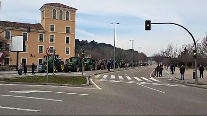Tractorada en la avenida de Salamanca