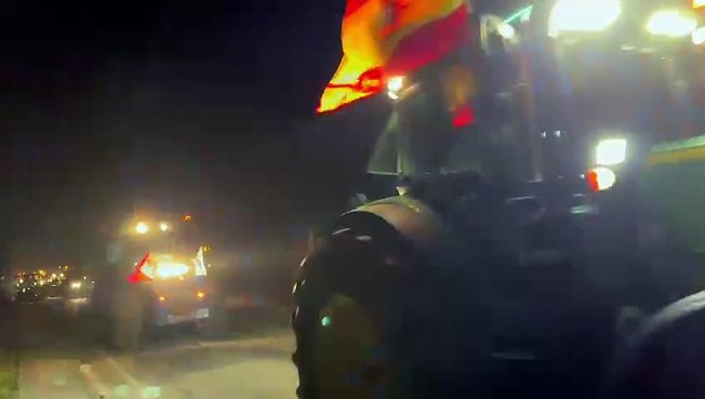 Quedada de tractores en Pampliega para poner rumbo a Burgos por la carretera de Arcos