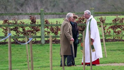 Скачать видео: El último paseo del rey Carlos III antes de anunciar que tiene cáncer