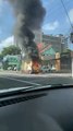 Ambulância do Samu é consumida por chamas no Farol